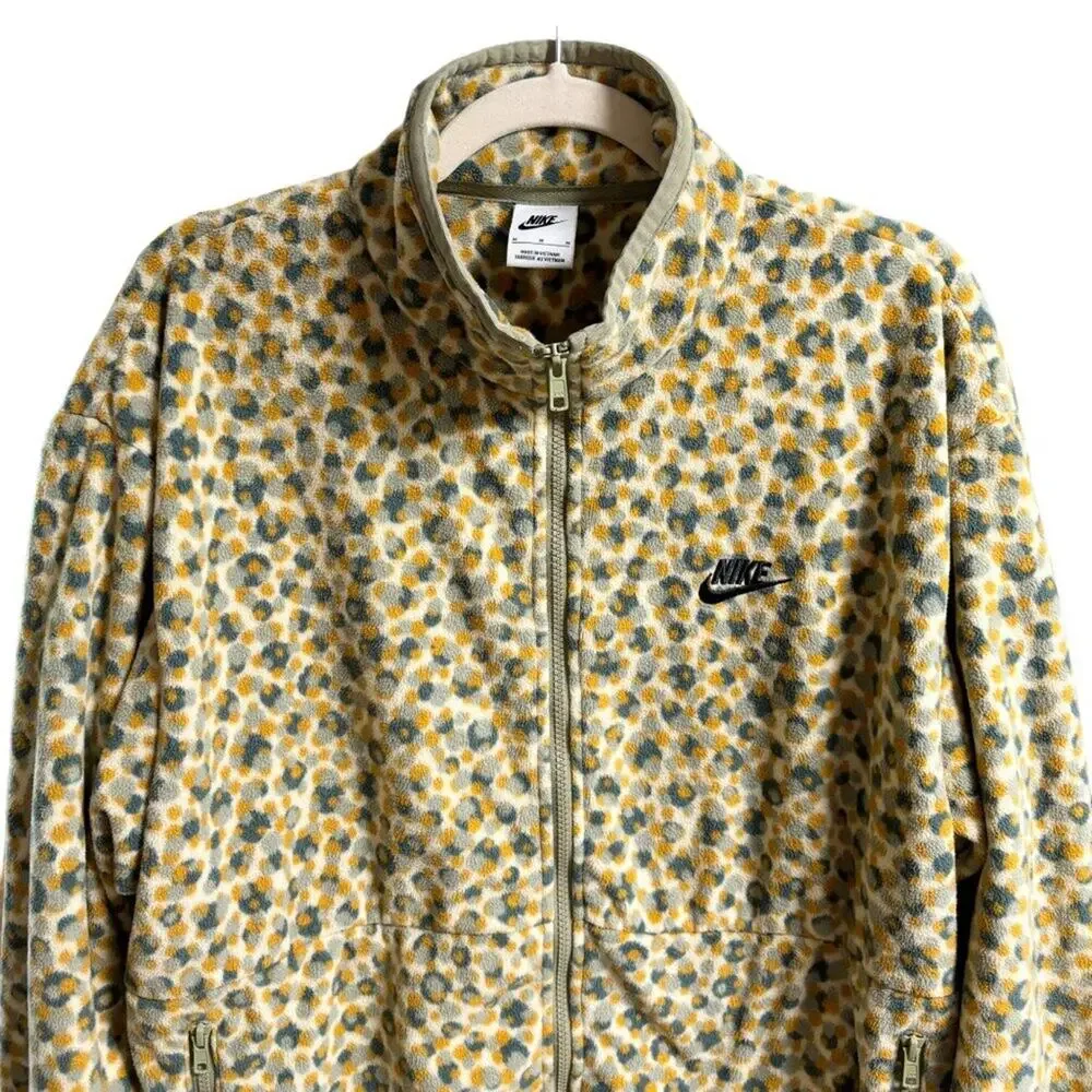NIKE Club Fleece Full Zip Jacket in Team Gold/Neutral Olive MEN'S M